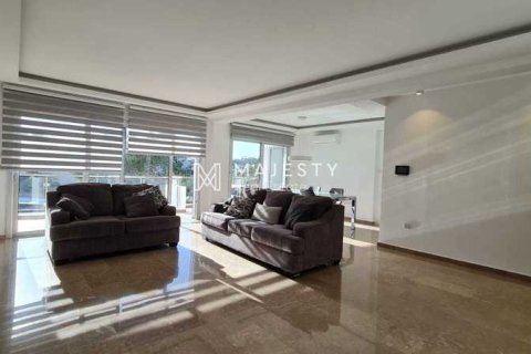4 bedrooms Apartment in Mouttagiaka, Cyprus No. 32966 3