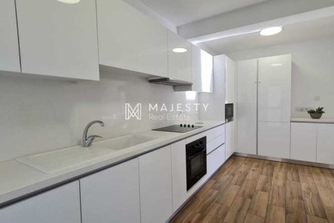 4 bedrooms Apartment in Mouttagiaka, Cyprus No. 32966 7