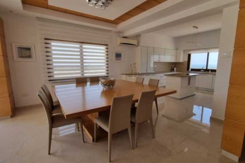 Вилла с 4 спальнями в Куклия, Кипр №84385 8