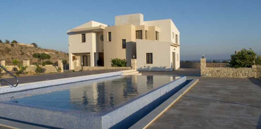 Вилла с 4 спальнями в Куклия, Кипр №84385