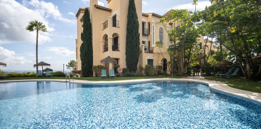 3 chambres Appartement à Benahavis, Spain No. 111380