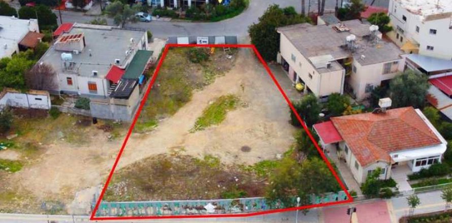 Commercial property à Aglantzia, Cyprus No. 41443