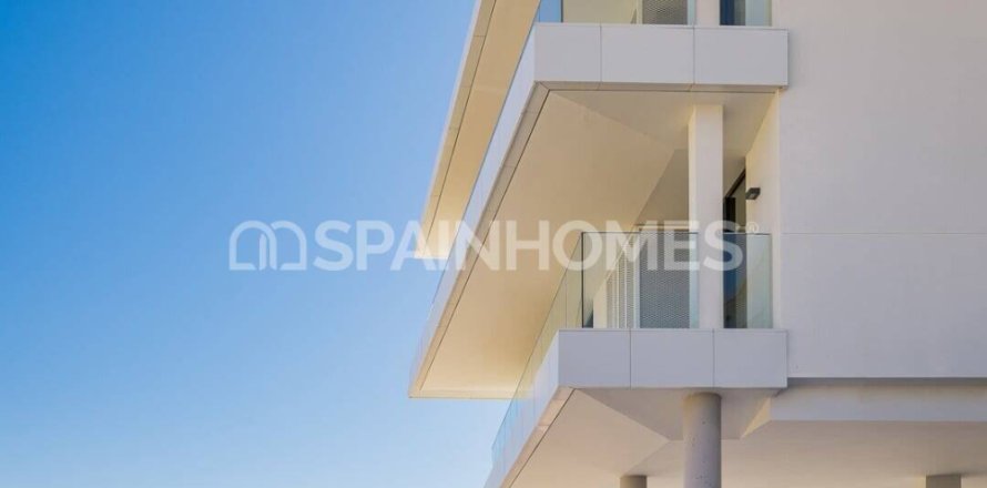 3 bedrooms Penthouse in Fuengirola, Spain No. 25744