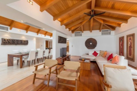 215m² Villa in Bang Tao, Thailand No. 97413 8