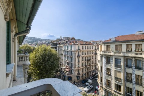 1 bedroom Apartment in Nice, France No. 69241 3