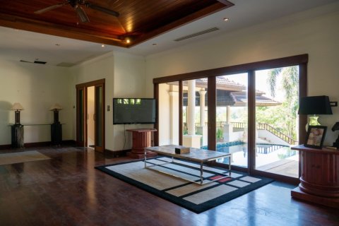 4 bedrooms Villa in Layan Beach, Thailand No. 96785 10