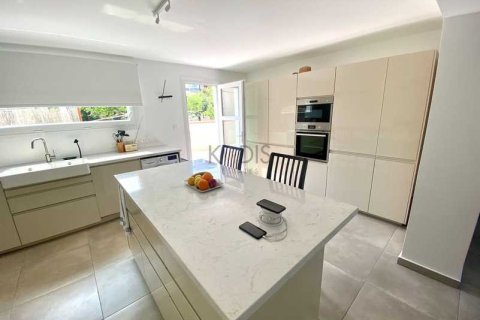 5 bedrooms House in Mesa Geitonia, Cyprus No. 101665 3