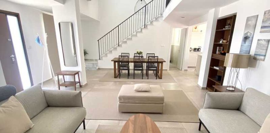 5 bedrooms House in Mesa Geitonia, Cyprus No. 101665