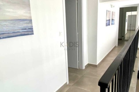 5 bedrooms House in Mesa Geitonia, Cyprus No. 101665 9