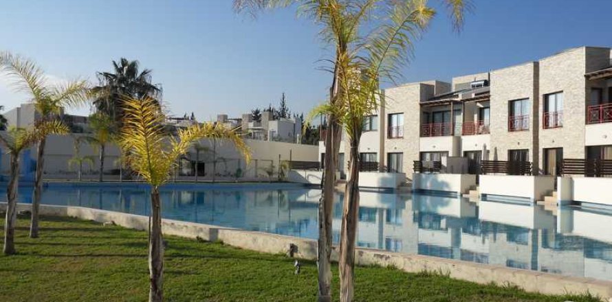 3 bedrooms House in Mouttagiaka, Cyprus No. 77110