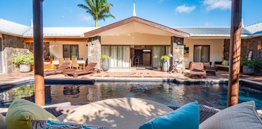5 bedrooms Villa in Cascavelle, Mauritius No. 107178