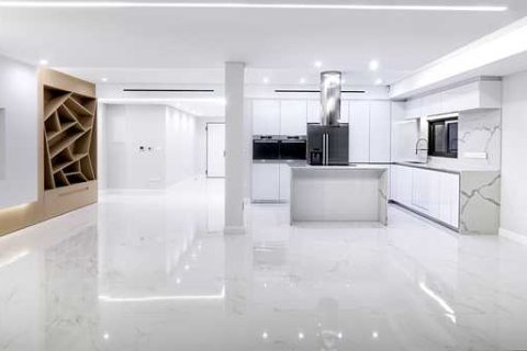 3 bedrooms Apartment in Germasogeia, Cyprus No. 32178 3