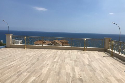 4 bedrooms Villa in Limassol, Cyprus No. 106010 3