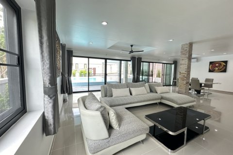 3 bedrooms Villa in Rawai, Thailand No. 97257 6