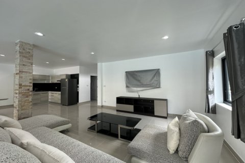 3 bedrooms Villa in Rawai, Thailand No. 97257 5