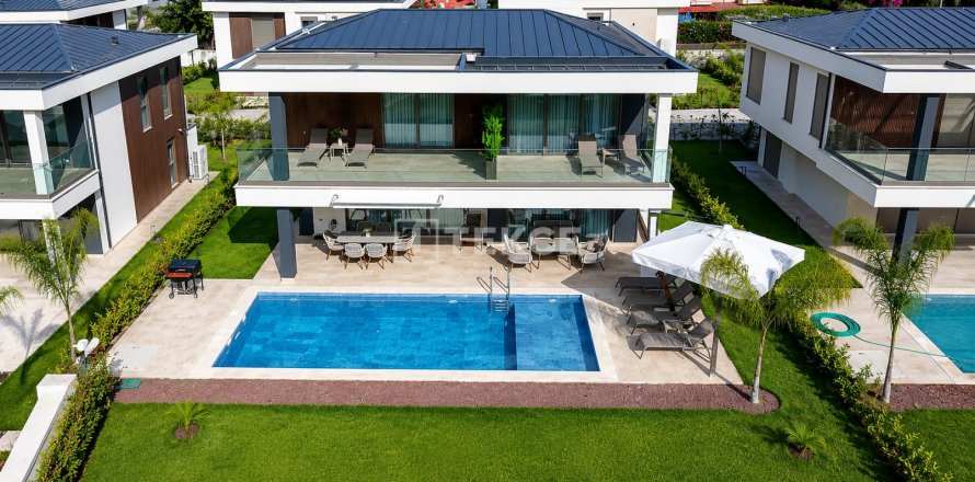 4 bedrooms Villa in Kemer, Turkey No. 125916