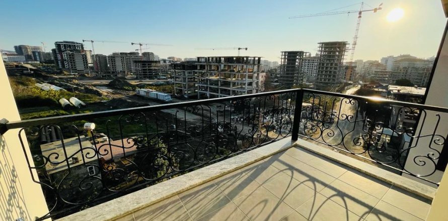 4 rooms Appartement à Mahmutlar, Turkey No. 20732