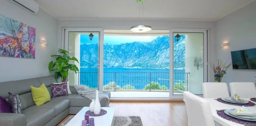 3 bedrooms Apartment in Kotor, Montenegro No. 81521