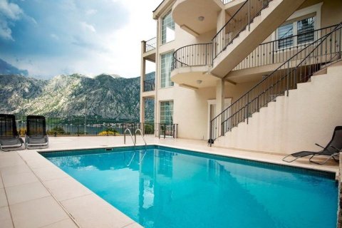 3 bedrooms Apartment in Kotor, Montenegro No. 81521 16