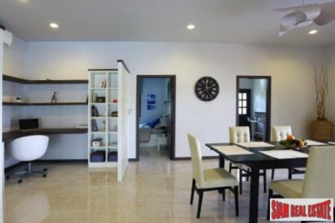 4 bedrooms Villa in Chonburi, Thailand No. 96496 7