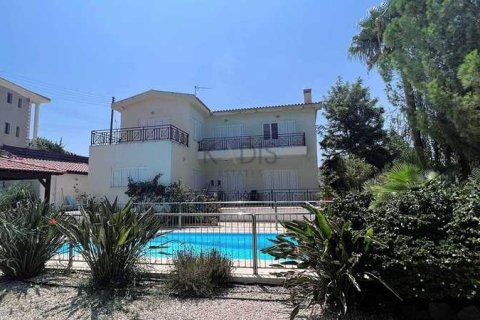 4 bedrooms Villa in Parekklisia, Cyprus No. 66579 1