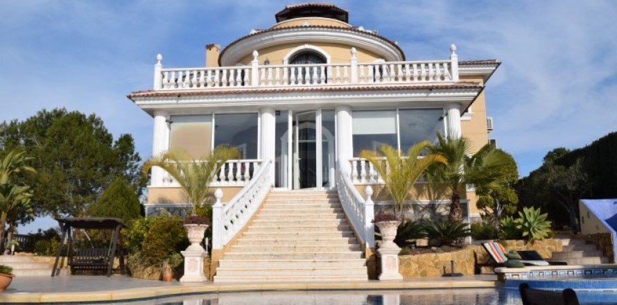 5 bedrooms Villa in Nam Xay, Vietnam No. 85626