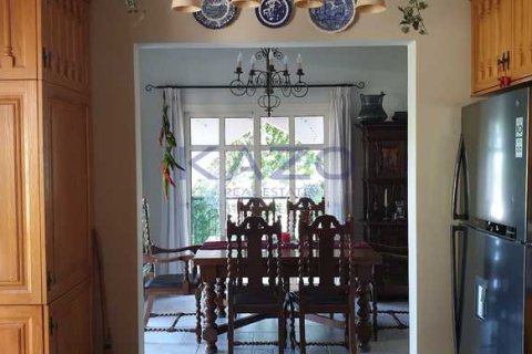 4 bedrooms House in Agios Tychonas, Cyprus No. 78609 2