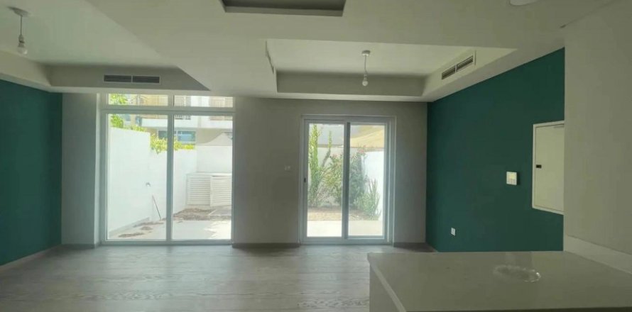 3 dormitorios Villa en Dubai, UAE No. 89764