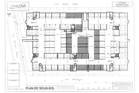 57m² Apartment in Paris, France No. 81945 3