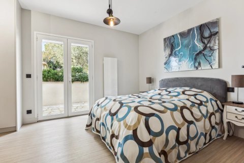 8 bedrooms Villa in Biot, France No. 76127 5
