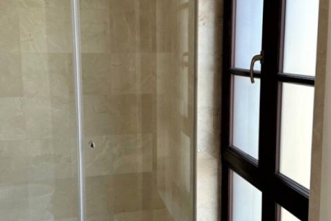 3 bedrooms Apartment in Limassol, Cyprus No. 105461 11