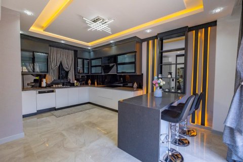 4 bedrooms Villa in Dao Huu Canh, Vietnam No. 14875 11