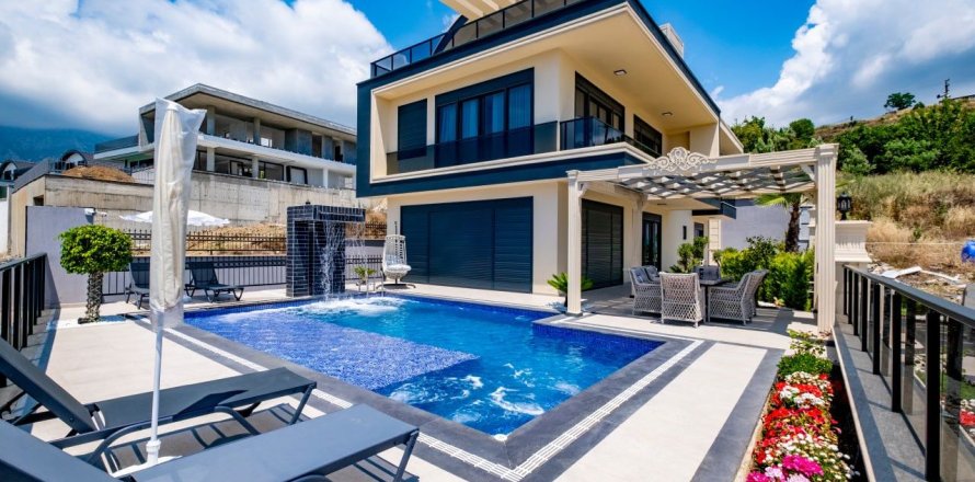 4 bedrooms Villa in Antalya, Turkey No. 14875