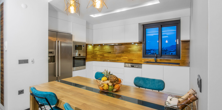 3 bedrooms Apartment in Alanya, Turkey No. 115381