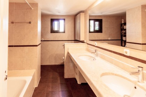 3 bedrooms Apartment in Tan Xuan, Vietnam No. 27302 14