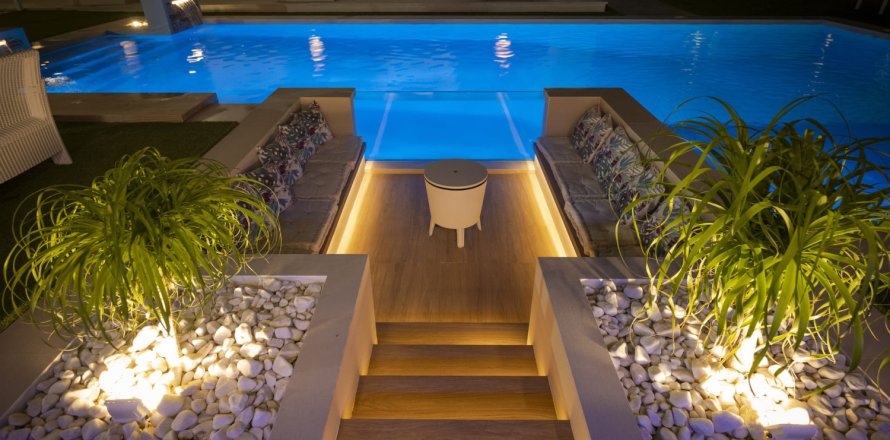 4 bedrooms Villa in Avileses, Spain No. 112401