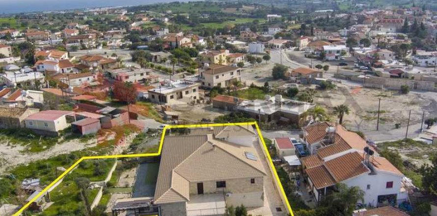 Дом с 4 спальнями в Марони, Кипр №83495