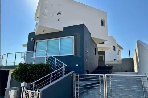 5 bedrooms Villa in Agios Athanasios, Cyprus No. 80807 2