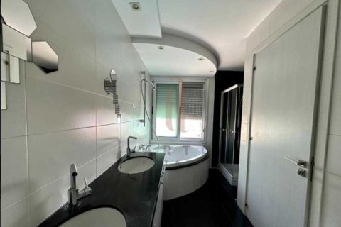 5 bedrooms Villa in Agios Athanasios, Cyprus No. 80807 9