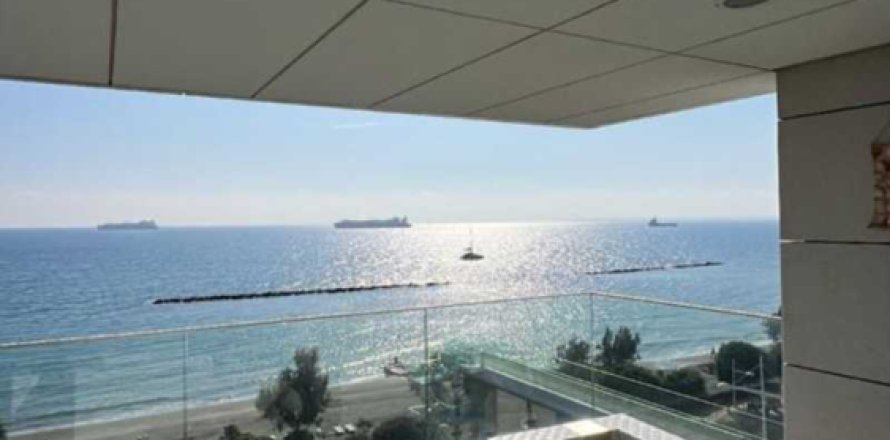 3 bedrooms Apartment in Limassol, Cyprus No. 80977