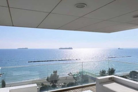 3 bedrooms Apartment in Limassol, Cyprus No. 80977 2