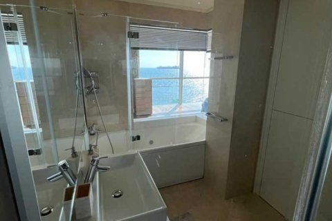 3 bedrooms Apartment in Limassol, Cyprus No. 80977 6