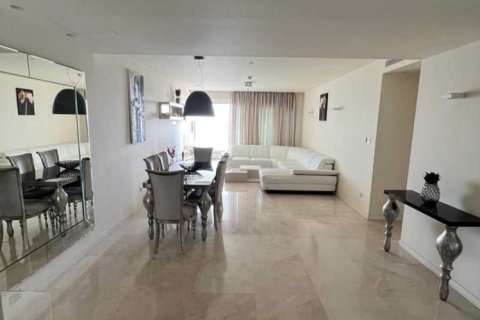 3 bedrooms Apartment in Limassol, Cyprus No. 80977 3