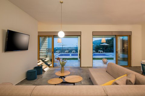 5 bedrooms Villa in Vamos, Greece No. 107448 3