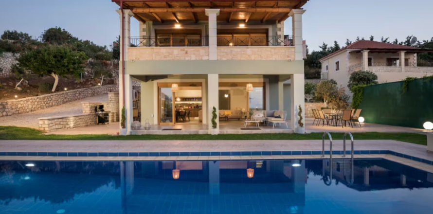 5 bedrooms Villa in Vamos, Greece No. 107448