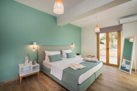 5 bedrooms Villa in Vamos, Greece No. 107448 7