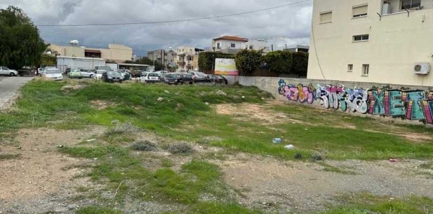 Commercial property à Kato Polemidia, Cyprus No. 104457