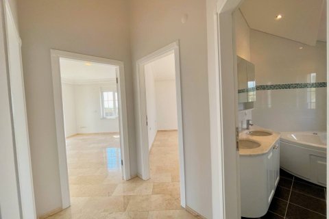 5 bedrooms Apartment in Lam Cot, Vietnam No. 14169 9