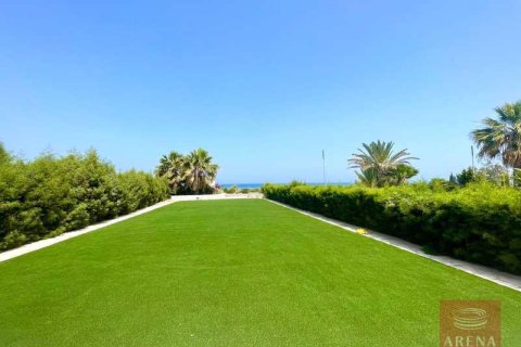 5 bedrooms Villa in Pervolia, Cyprus No. 79641 6