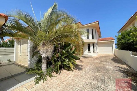 5 bedrooms Villa in Pervolia, Cyprus No. 79641 2